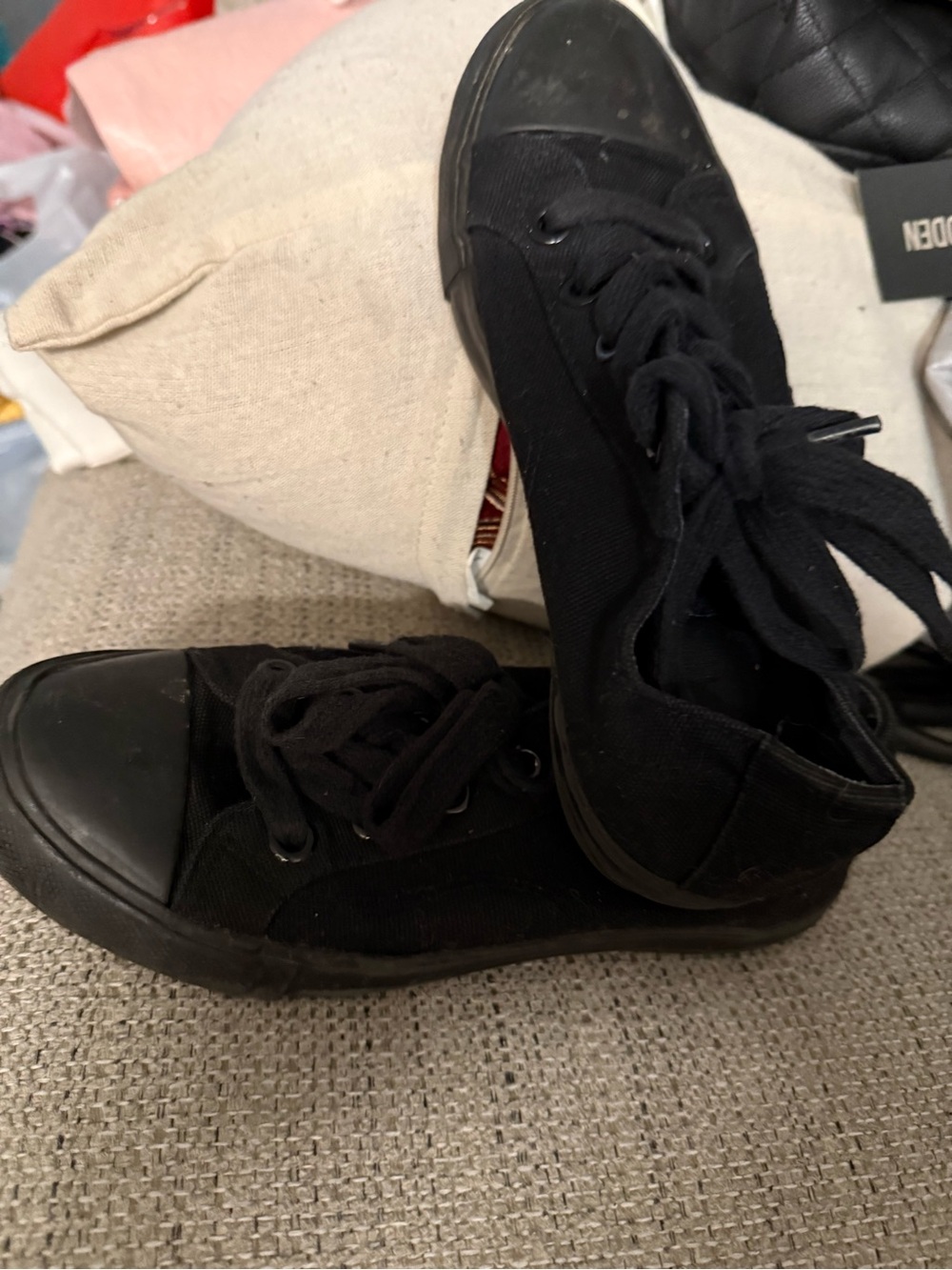 Classic Women's Black Canvas Low-Top Sneakers - Picture 2 of 5